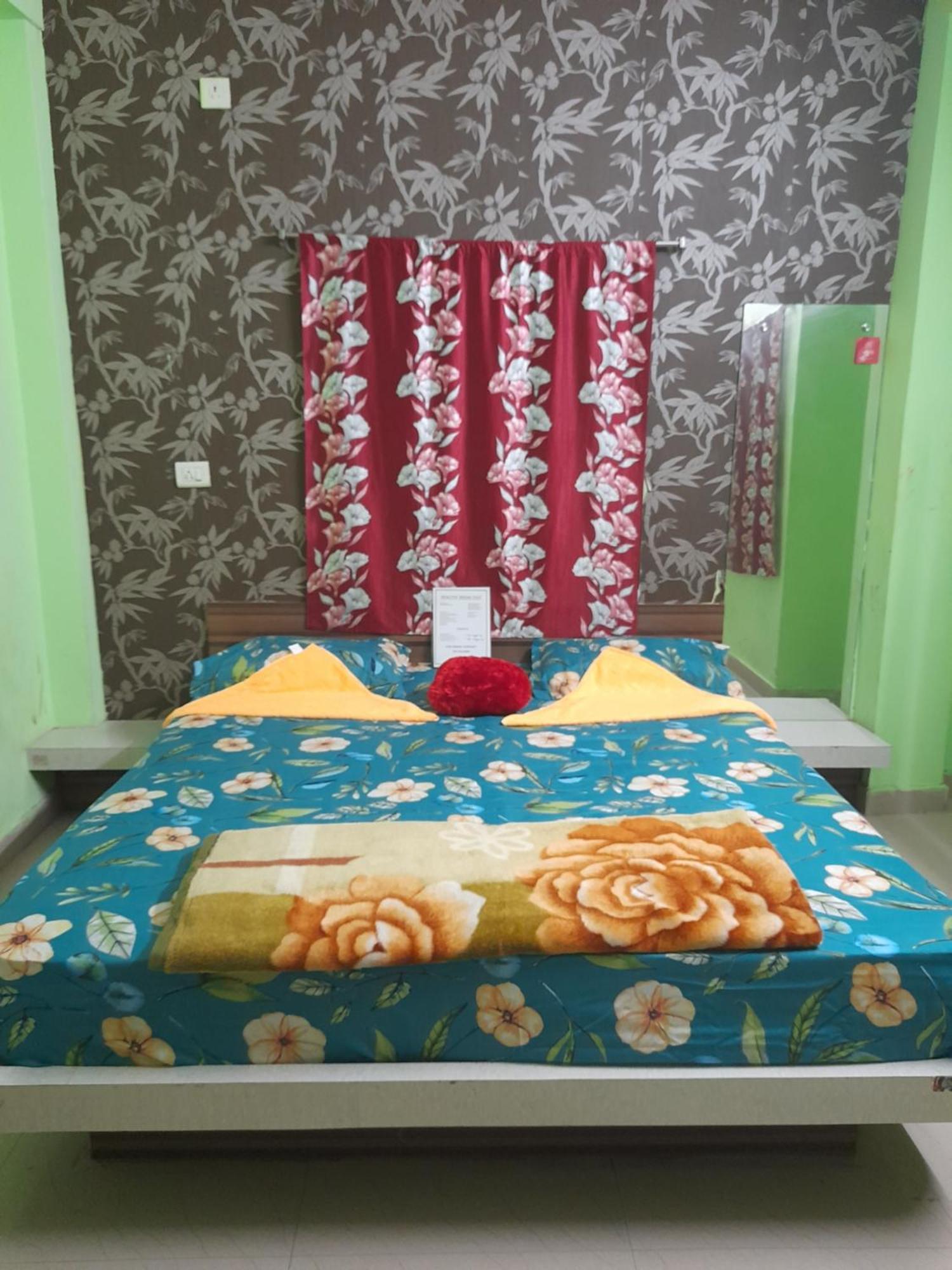 Hotel Tirupati ปูรี ภายนอก รูปภาพ
